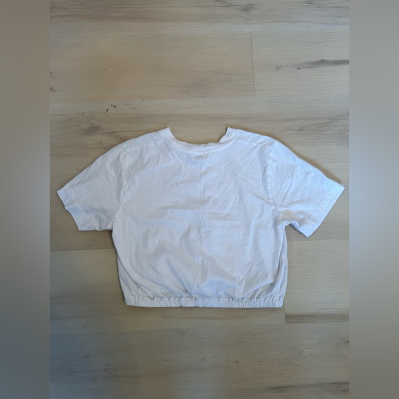 White Aritzia cropped top. Size medium - Picture 2 of 4
